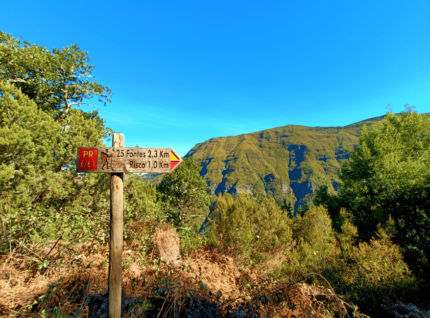 Hiken op Madeira PR6 Levada das 25 Fontes Risco